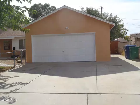 38751 Puerta Ave, Palmdale, CA 93550 photo 2