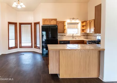 Kitchen - 21541 Westwood Blvd, Tehachapi, CA 93561 photo 2 of 3