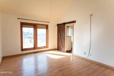 Bedroom - 21541 Westwood Blvd, Tehachapi, CA 93561 photo 1 of 2