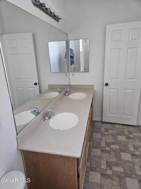 2301 Newgrove St E, Lancaster, CA 93535 photo 9