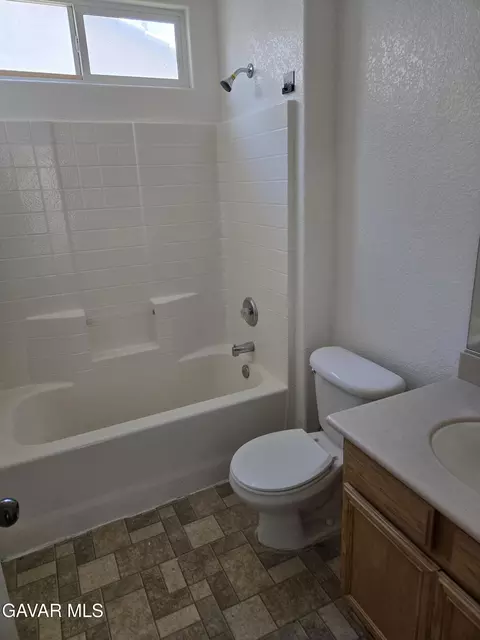 2301 Newgrove St E, Lancaster, CA 93535 photo 14