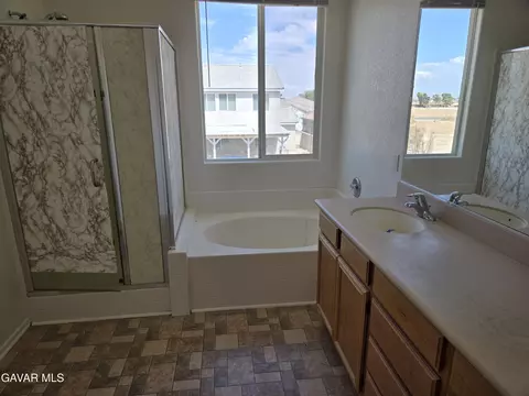 2301 Newgrove St E, Lancaster, CA 93535 photo 12