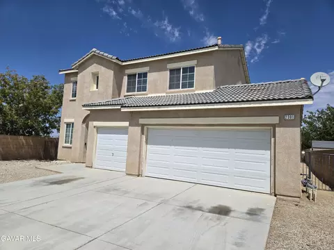2301 Newgrove St E, Lancaster, CA 93535 photo 2