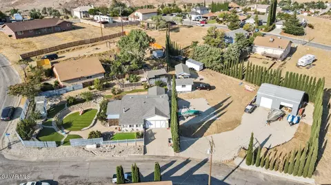 42620 Wauconda Dr, Lake Hughes, CA 93532