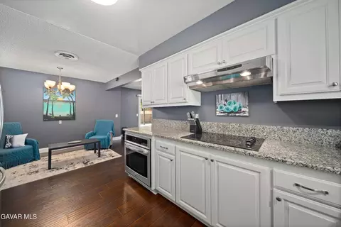 Kitchen - 44527 Denmore Ave, Lancaster, CA 93535 photo 3 of 3