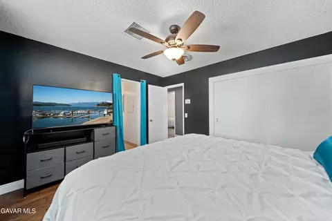Bedroom - 44527 Denmore Ave, Lancaster, CA 93535 photo 3 of 4