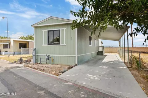 45800 Challenger Way # 11, Lancaster, CA 93535 photo 2