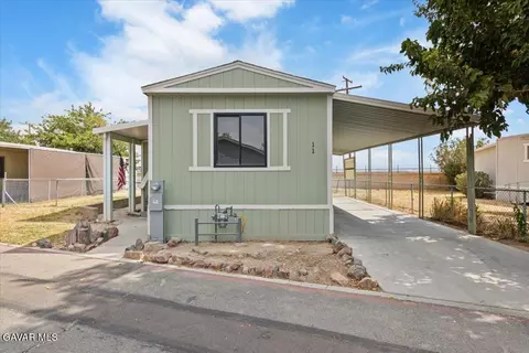 45800 Challenger Way # 11, Lancaster, CA 93535
