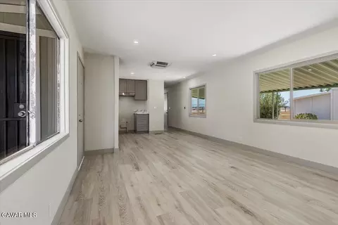 45800 Challenger Way # 11, Lancaster, CA 93535 photo 9