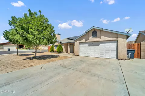 Exterior - 3101 Echo Dr, Rosamond, CA 93560 photo 3 of 5