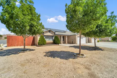 Exterior - 3101 Echo Dr, Rosamond, CA 93560 photo 2 of 5