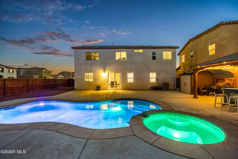 2434 Lugar Hermoso Ct, Rosamond, CA 93560