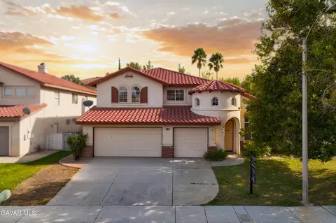 6558 Highbluff Way, Lancaster, CA 93536