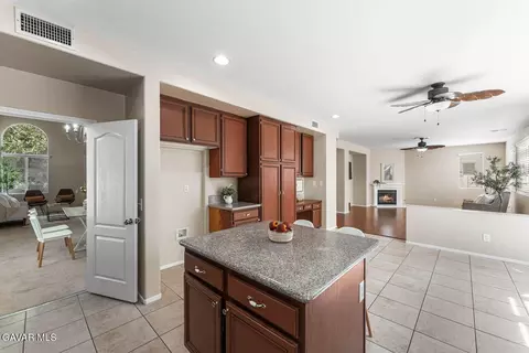 6558 Highbluff Way, Lancaster, CA 93536 photo 12