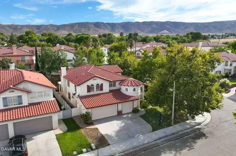 6558 Highbluff Way, Lancaster, CA 93536 photo 2