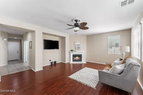 6558 Highbluff Way, Lancaster, CA 93536 photo 17