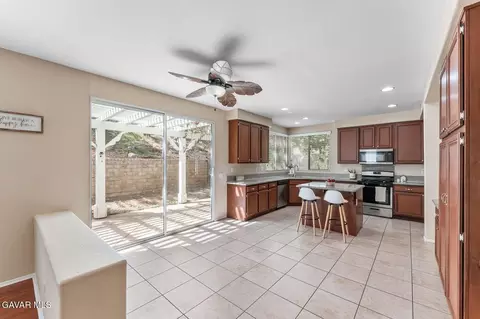 6558 Highbluff Way, Lancaster, CA 93536 photo 14