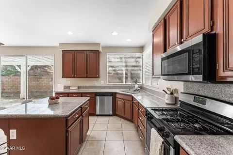 6558 Highbluff Way, Lancaster, CA 93536 photo 11