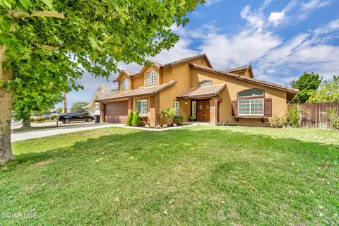 3227 Mariposa Ave, Palmdale, CA 93551