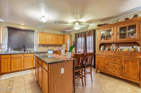 6324 Jasper Ct, Lancaster, CA 93536 photo 13