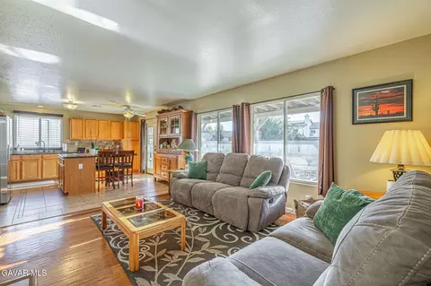 6324 Jasper Ct, Lancaster, CA 93536 photo 18