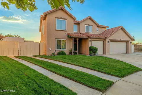 6324 Jasper Ct, Lancaster, CA 93536 photo 2