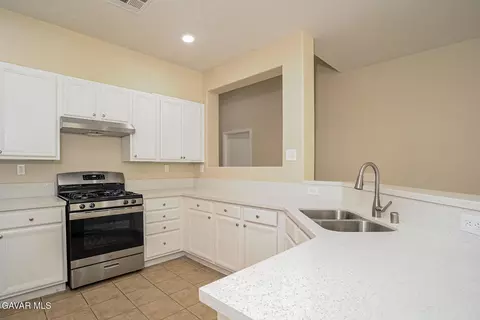 Kitchen - 2736 Garnet Ln, Lancaster, CA 93535 photo 1 of 2