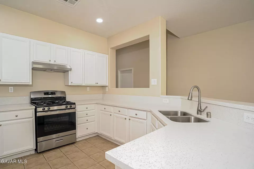 Kitchen - 2736 Garnet Ln, Lancaster, CA 93535 photo 1 of 2