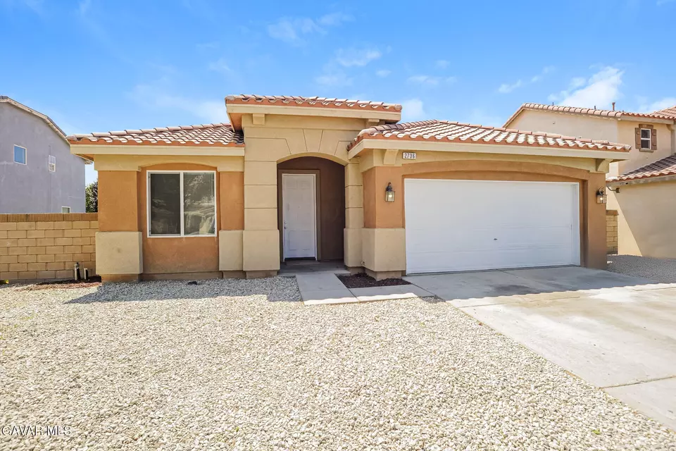 Exterior - 2736 Garnet Ln, Lancaster, CA 93535 photo 1 of 4