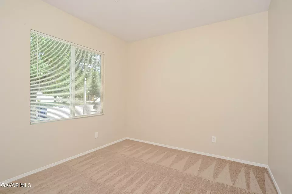 Bedroom - 2736 Garnet Ln, Lancaster, CA 93535 photo 3 of 4