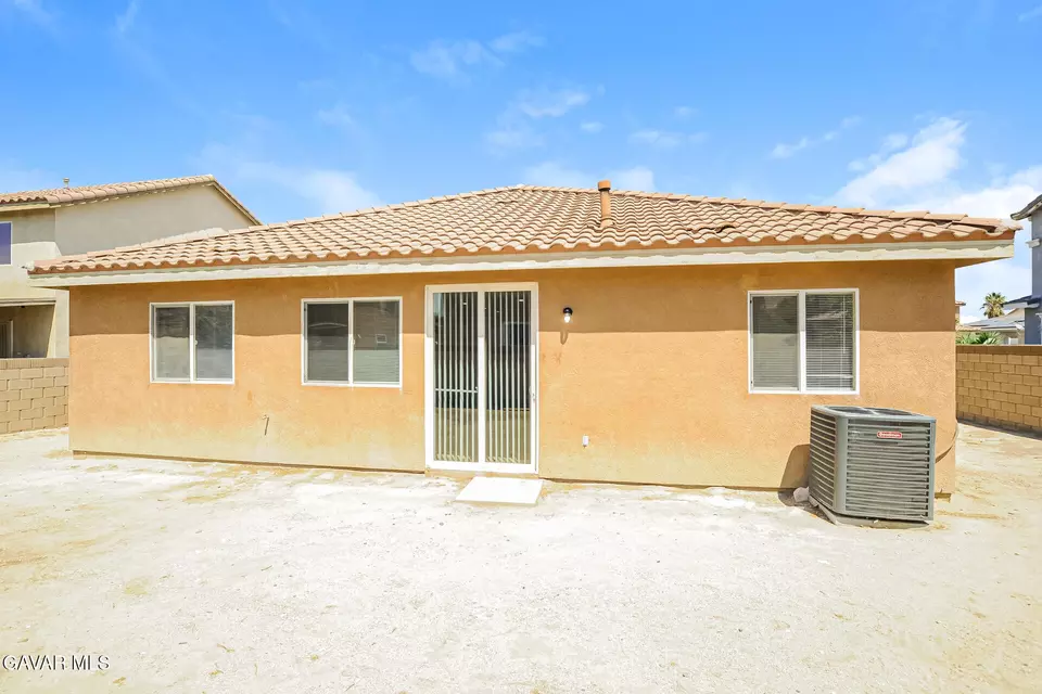 Exterior - 2736 Garnet Ln, Lancaster, CA 93535 photo 3 of 4