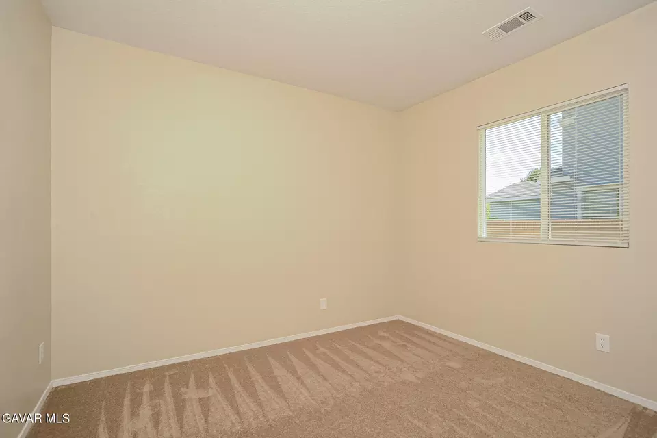 Bedroom - 2736 Garnet Ln, Lancaster, CA 93535 photo 4 of 4