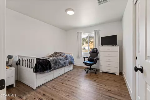 Bedroom - 28060 Preakness Dr, Tehachapi, CA 93561 photo 3 of 3
