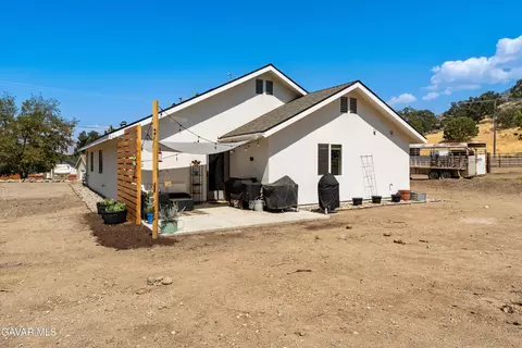 Exterior - 28060 Preakness Dr, Tehachapi, CA 93561 photo 5 of 5