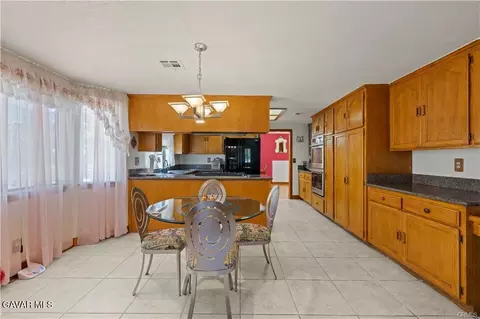 41602 Crispi Ln E, Quartz Hill, CA 93536 photo 9