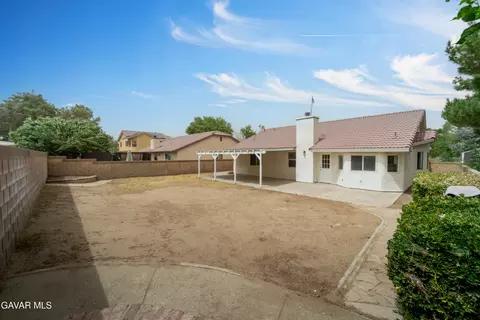 Exterior - 716 Avenue J9 E, Lancaster, CA 93535 photo 4 of 4