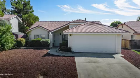 Exterior - 716 Avenue J9 E, Lancaster, CA 93535 photo 2 of 4