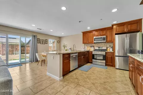 1415 Richfield Ave, Rosamond, CA 93560 photo 5