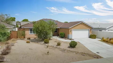 1415 Richfield Ave, Rosamond, CA 93560 photo 2