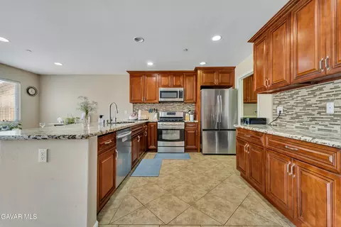 1415 Richfield Ave, Rosamond, CA 93560 photo 3