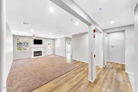 Entry Way - 3005 Minford St, Lancaster, CA 93536 photo 4 of 11