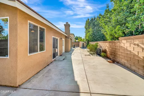 Exterior - 3005 Minford St, Lancaster, CA 93536 photo 6 of 8