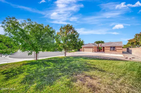 Exterior - 3005 Minford St, Lancaster, CA 93536 photo 8 of 8