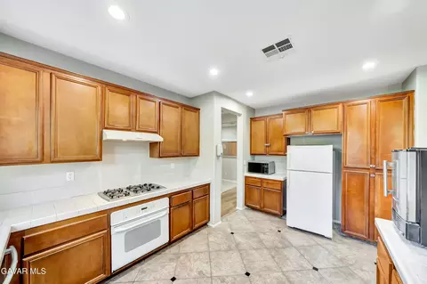 Kitchen - 3005 Minford St, Lancaster, CA 93536 photo 2 of 3