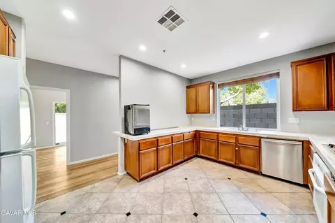 Kitchen - 3005 Minford St, Lancaster, CA 93536 photo 1 of 3