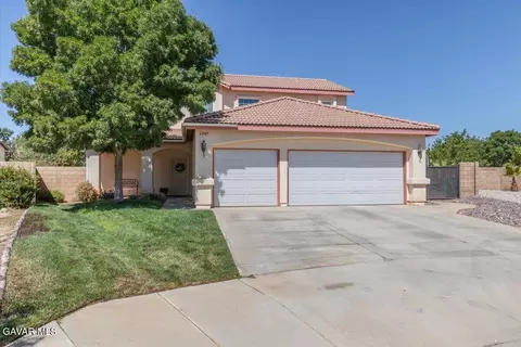 43947 Sandstarr Ct, Lancaster, CA 93535 photo 2