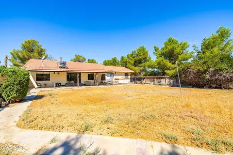 Exterior - 45050 43rd St E, Lancaster, CA 93535 photo 6 of 10