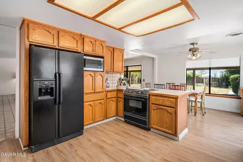 Kitchen - 45050 43rd St E, Lancaster, CA 93535 photo 2 of 5