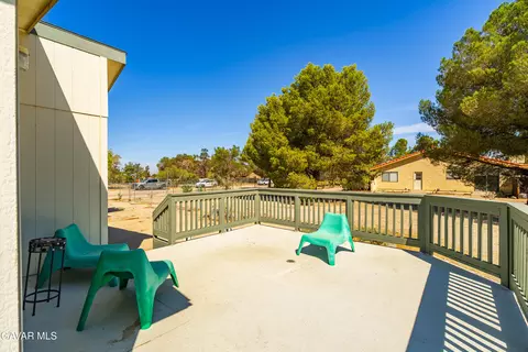 Exterior - 45050 43rd St E, Lancaster, CA 93535 photo 8 of 10