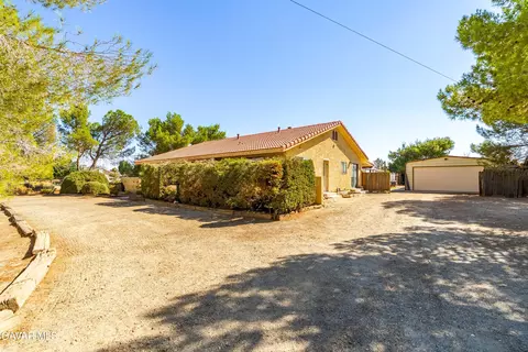 Exterior - 45050 43rd St E, Lancaster, CA 93535 photo 2 of 10